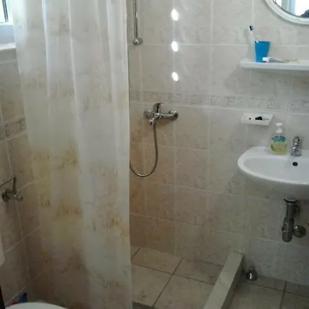 House Rasohatica Tare * Zrnovo
